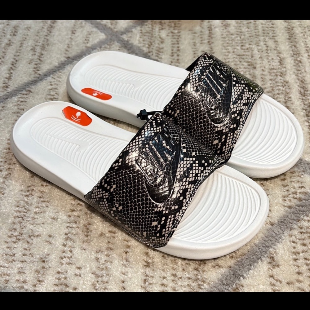 Nike Women’s Slides size 8